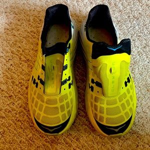 Hoka Clayton men’s size 10.